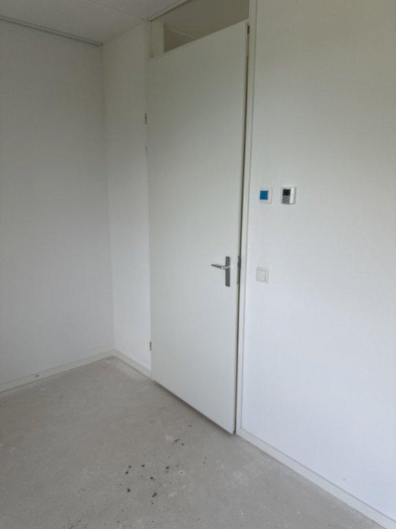 New-build apartment with 2 bedrooms - Image 6