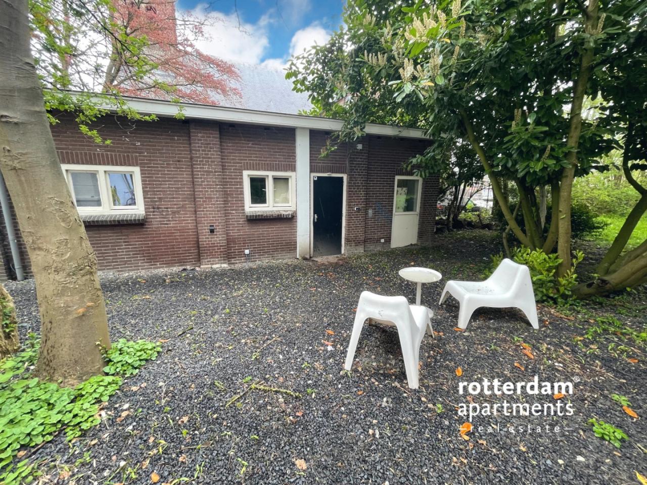 Gemeubileerd appartement met tuin en parkeren - Afbeelding 9
