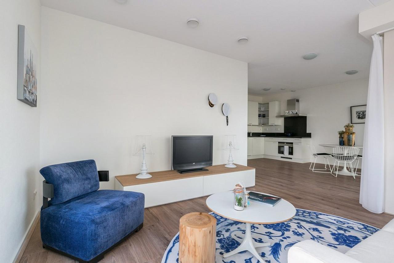 83 m² Apartment with Balcony in Kop van Zuid - Image 11