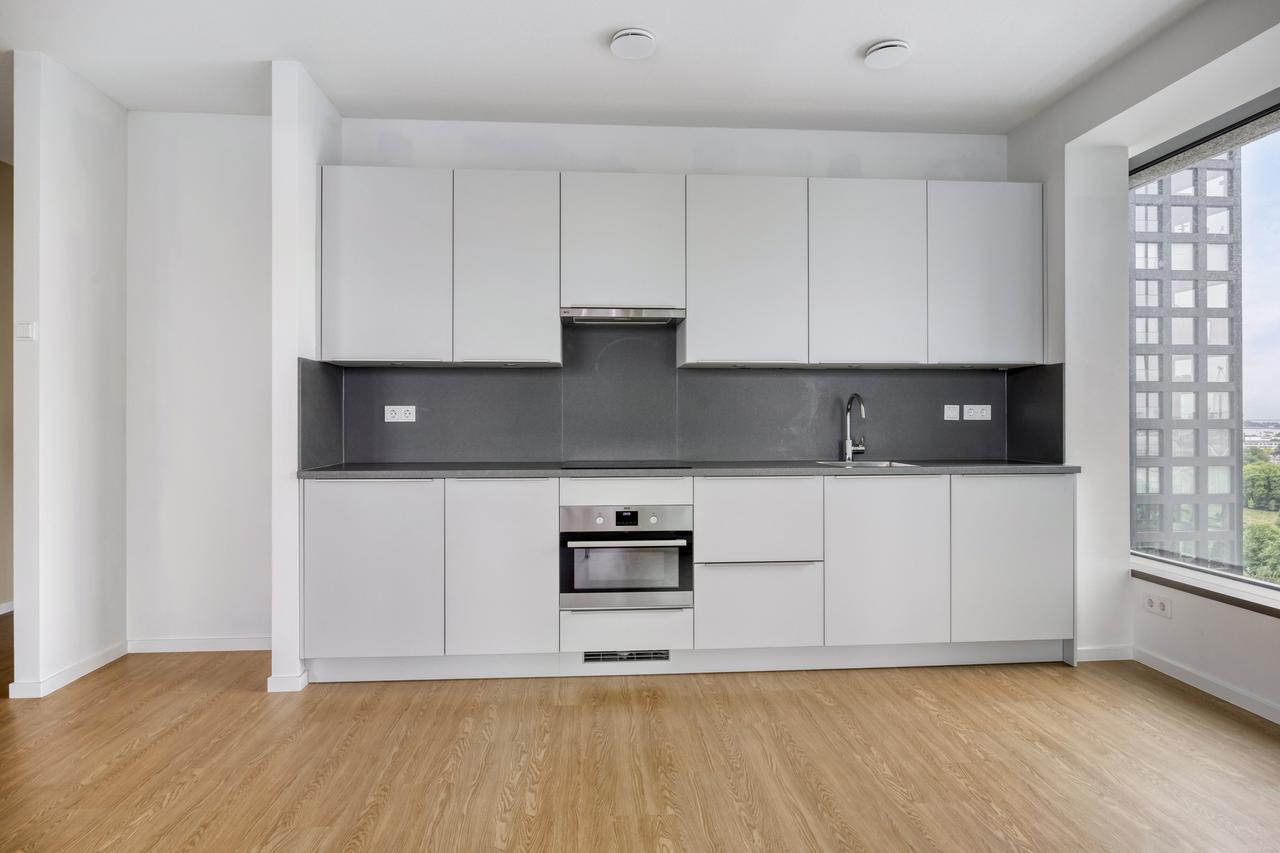 58 m² apartment with sunny balcony - Image 2