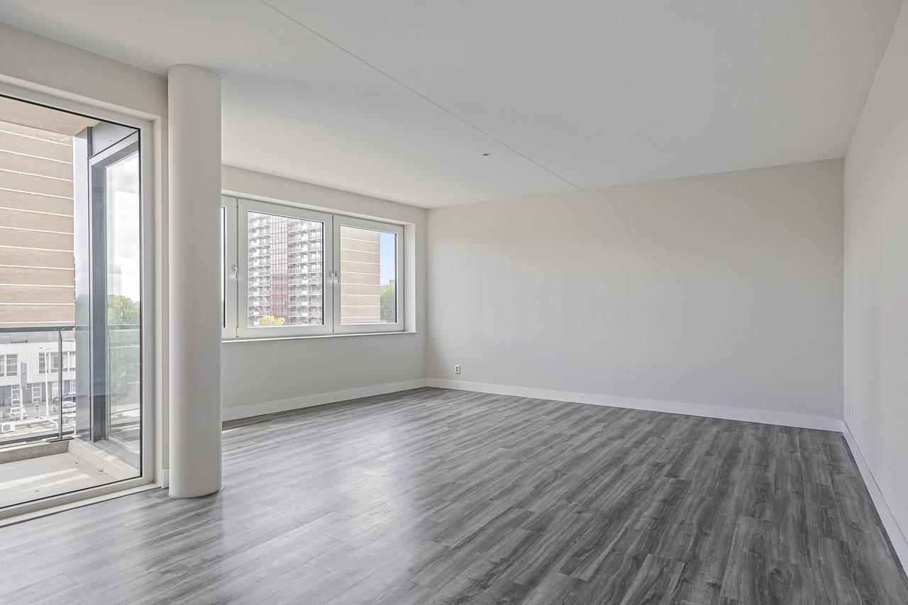 80 m² apartment with balcony - Image 3