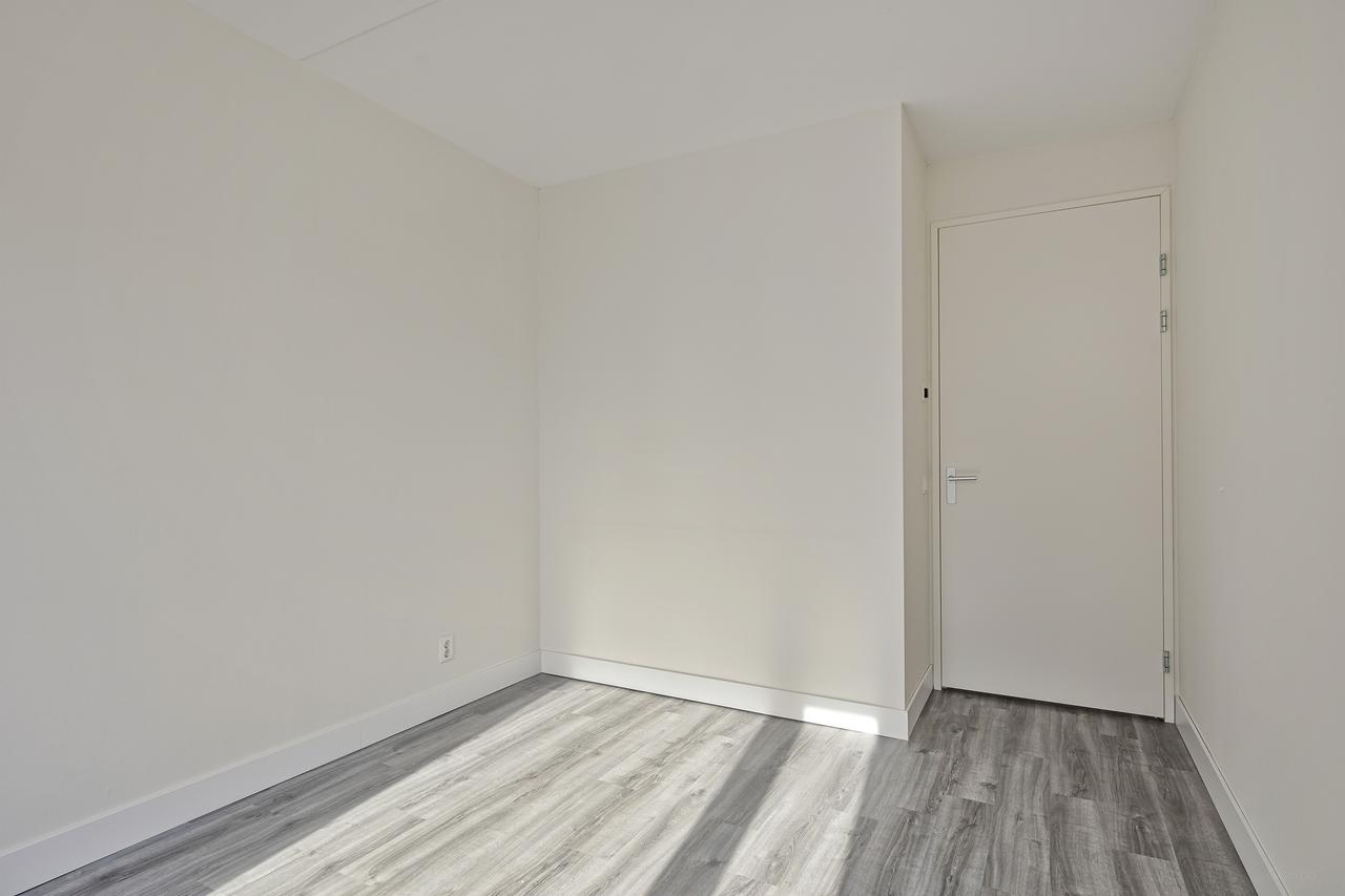 80 m² apartment with balcony - Image 6