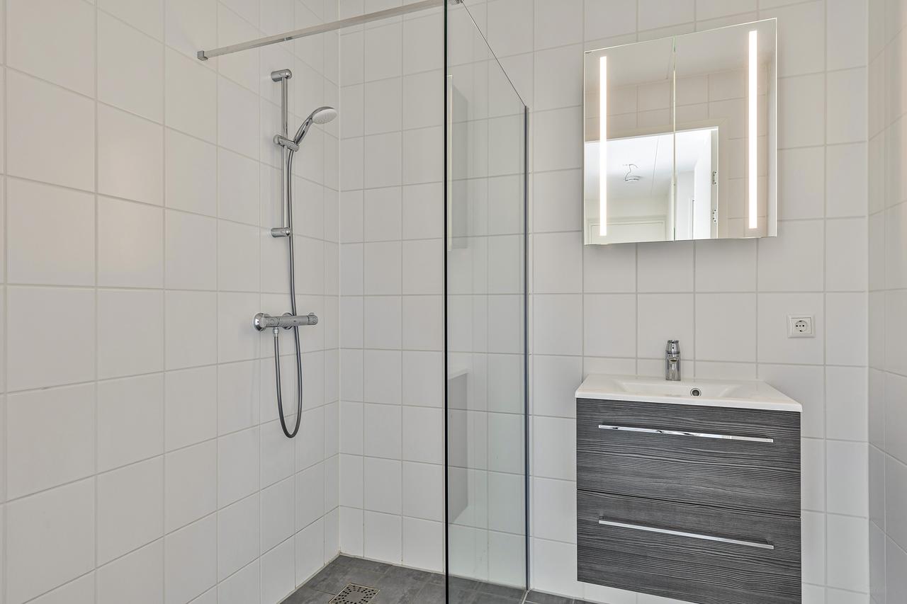 80 m² apartment with balcony - Image 9