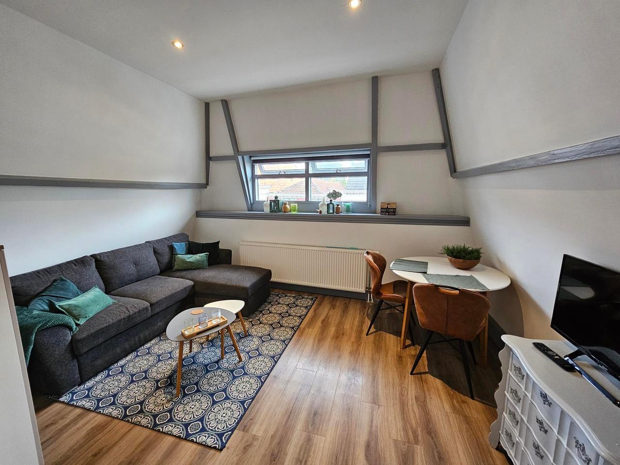 Furnished 32 m² studio in the city centre - Image 2
