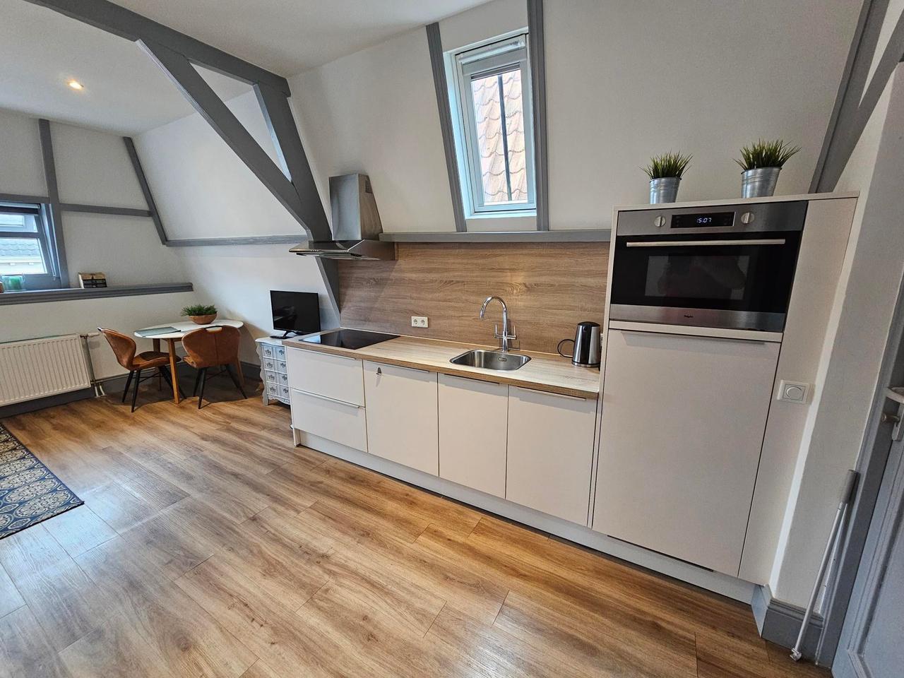 Furnished 32 m² studio in the city centre - Image 4