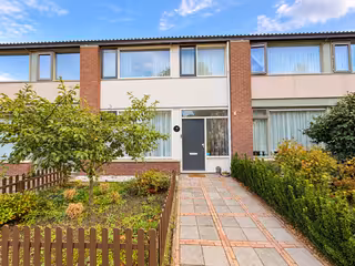 4-Bedroom Home with Sunny Garden