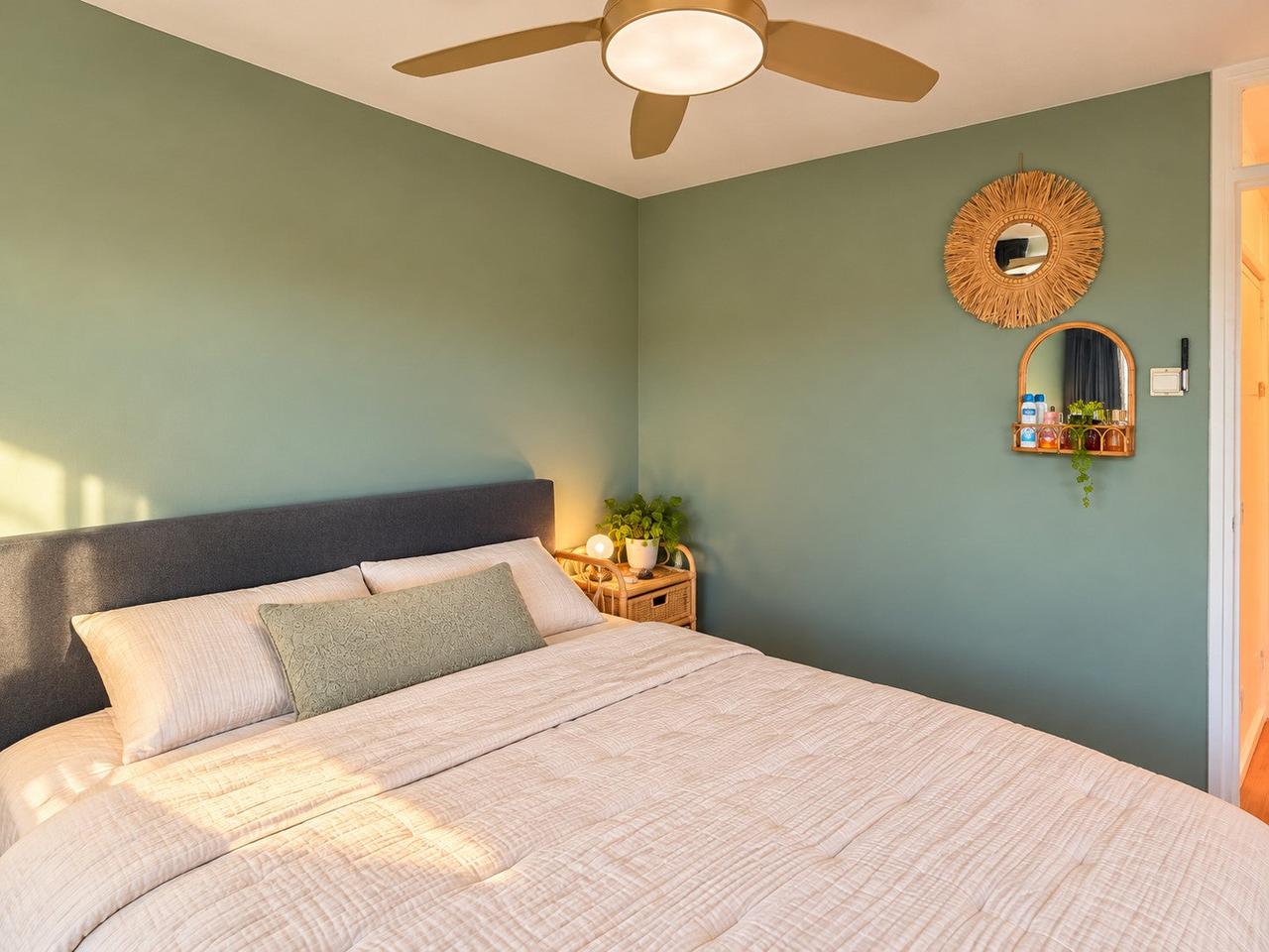 4-Bedroom Home with Sunny Garden - Image 12