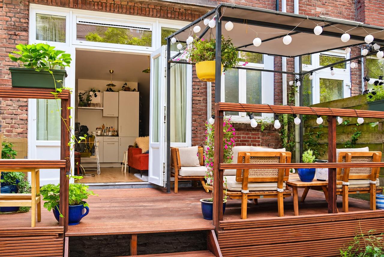 Furnished 1-Bedroom Apartment with Garden - Image 4