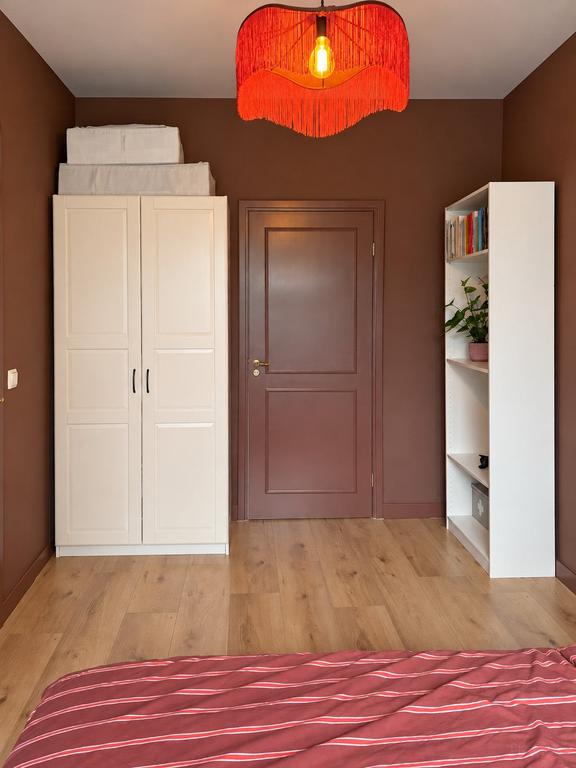 Furnished 1-Bedroom Apartment with Garden - Image 11