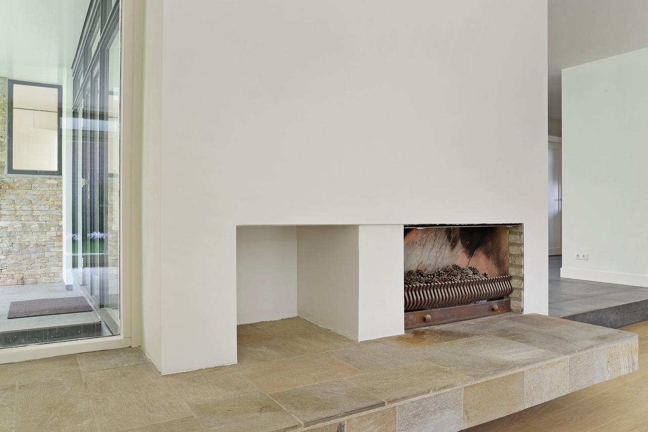 330 m² Detached Bungalow with 6 Bedrooms - Image 8
