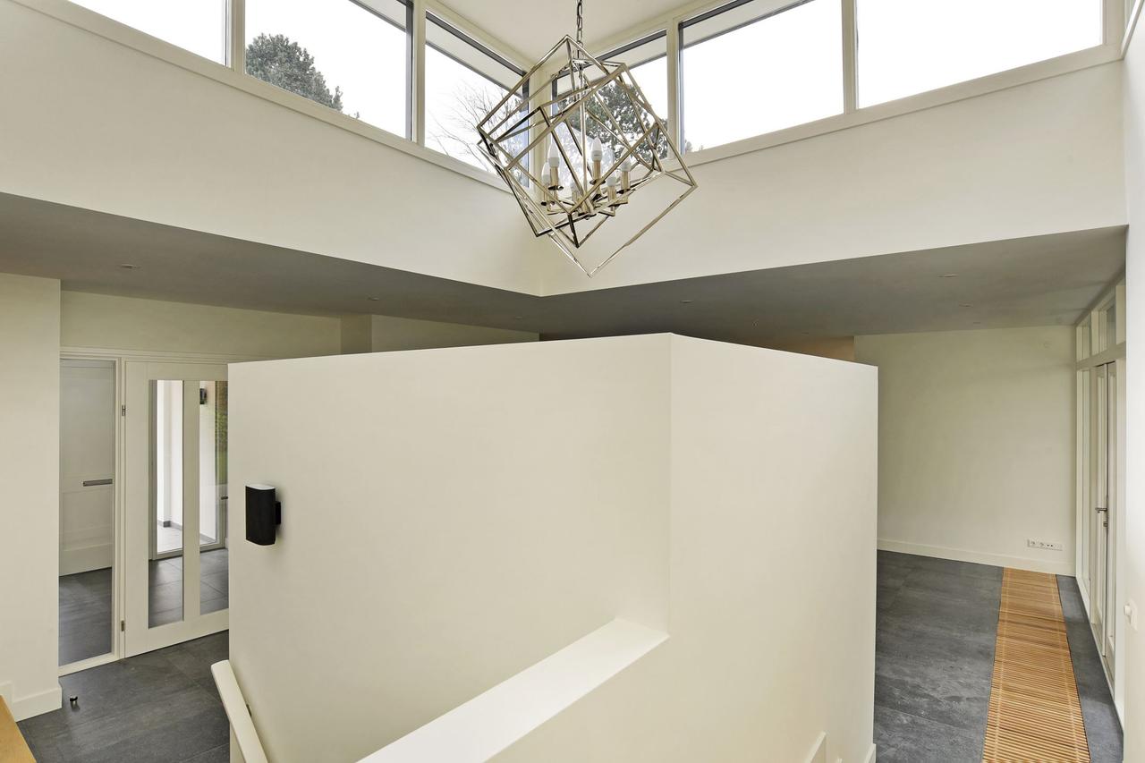 330 m² Detached Bungalow with 6 Bedrooms - Image 21