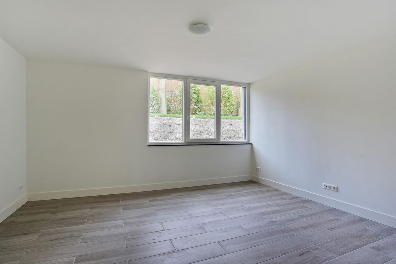 330 m² Detached Bungalow with 6 Bedrooms - Image 23