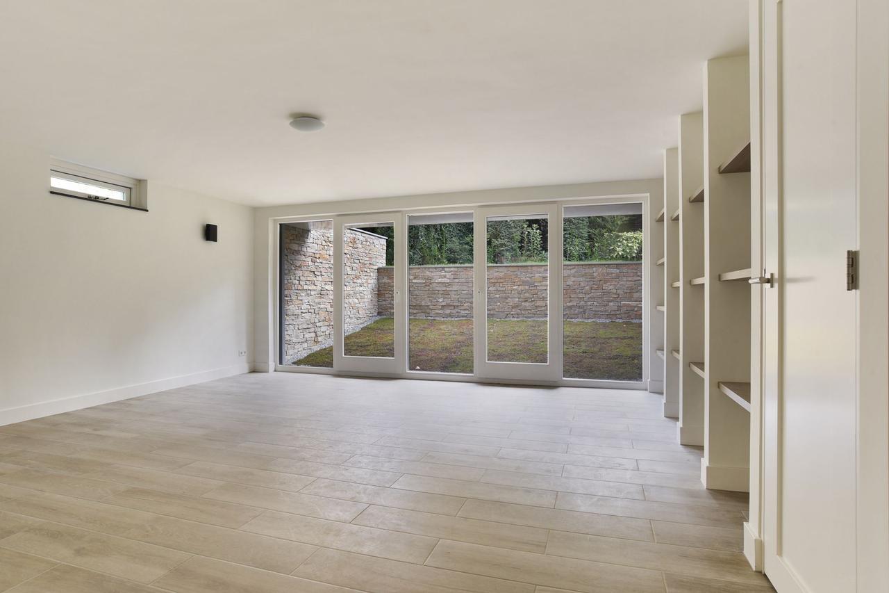 330 m² Detached Bungalow with 6 Bedrooms - Image 26