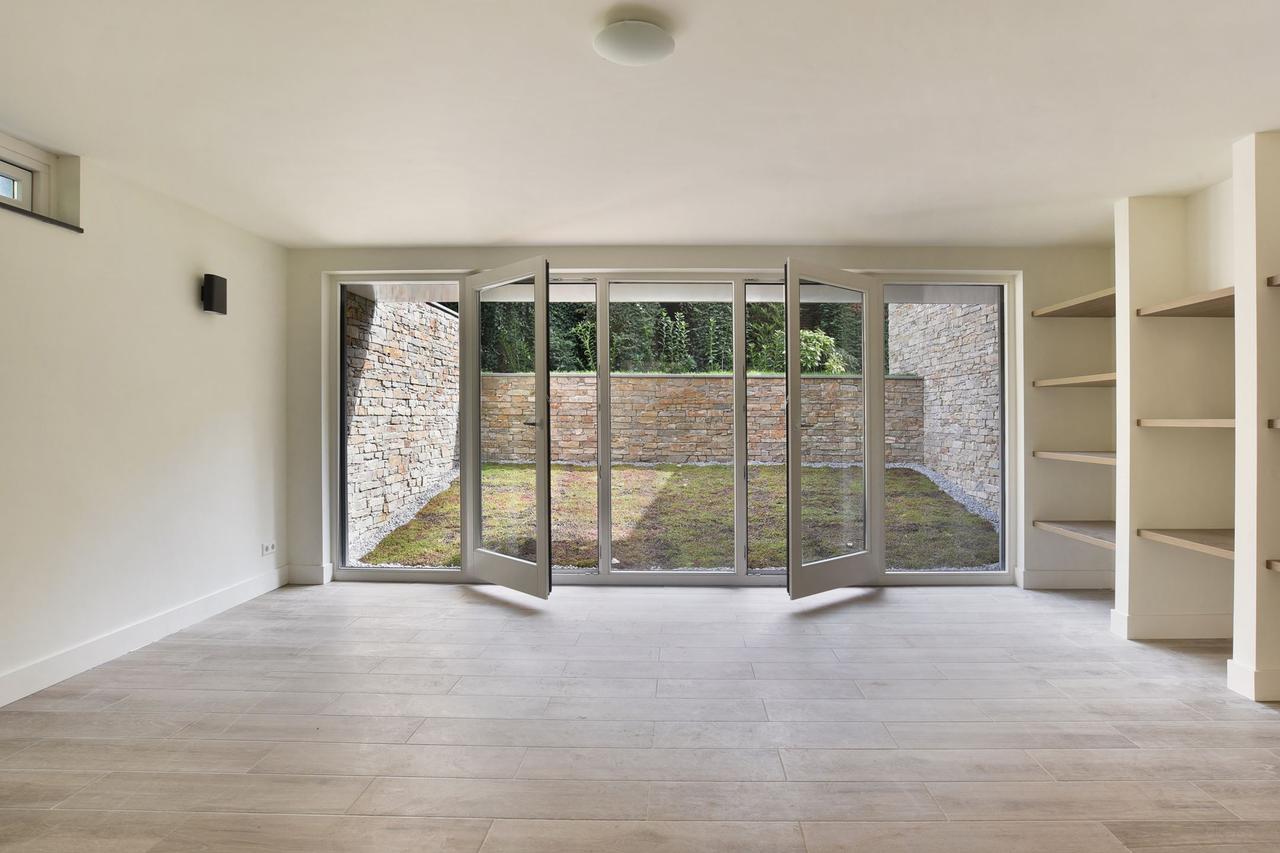 330 m² Detached Bungalow with 6 Bedrooms - Image 27