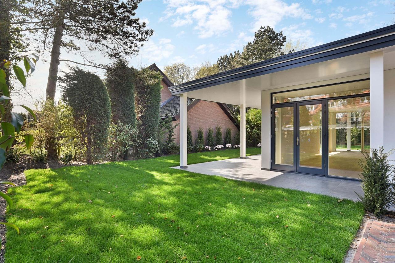 330 m² Detached Bungalow with 6 Bedrooms - Image 54