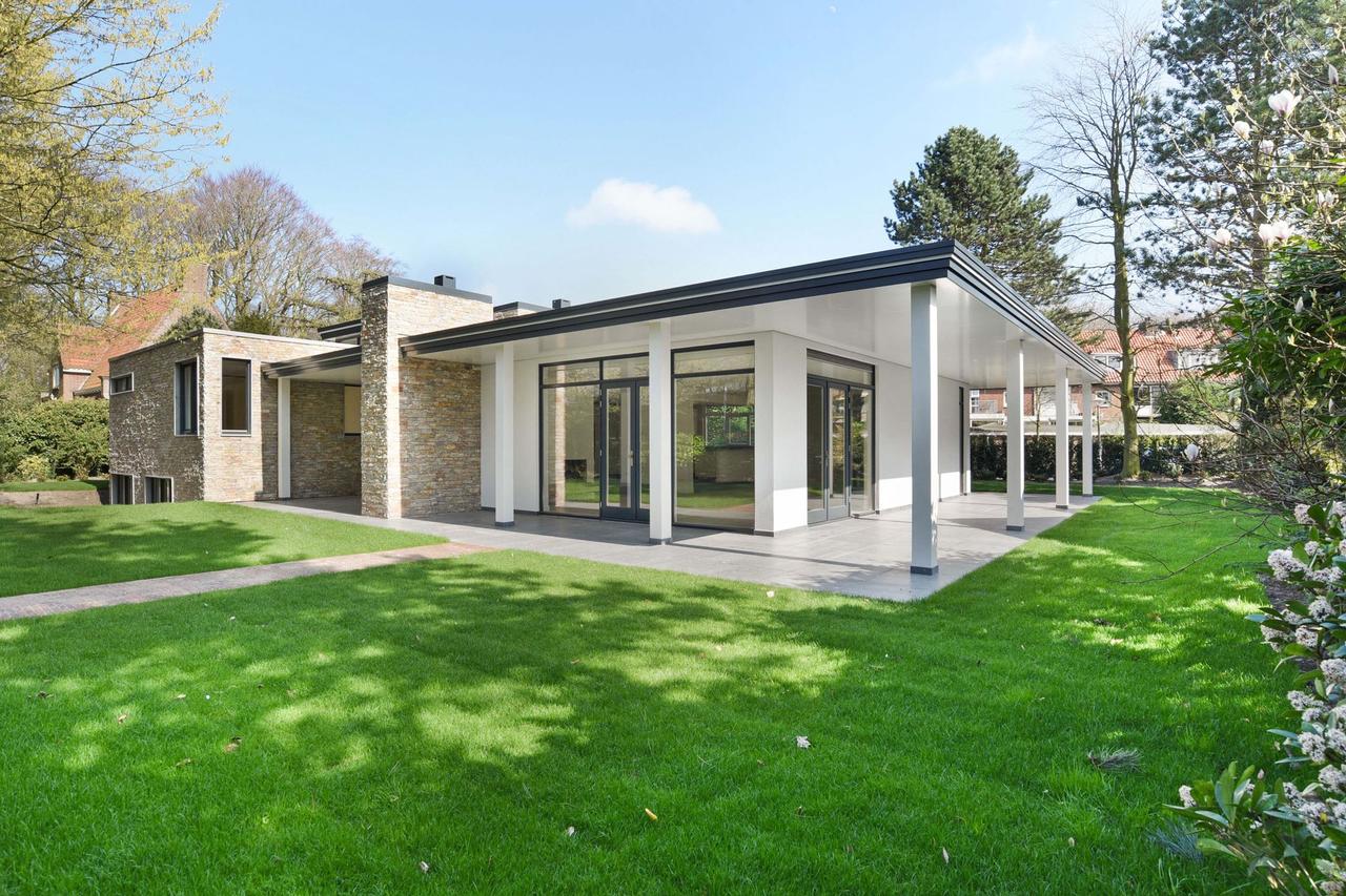 330 m² Detached Bungalow with 6 Bedrooms - Image 55