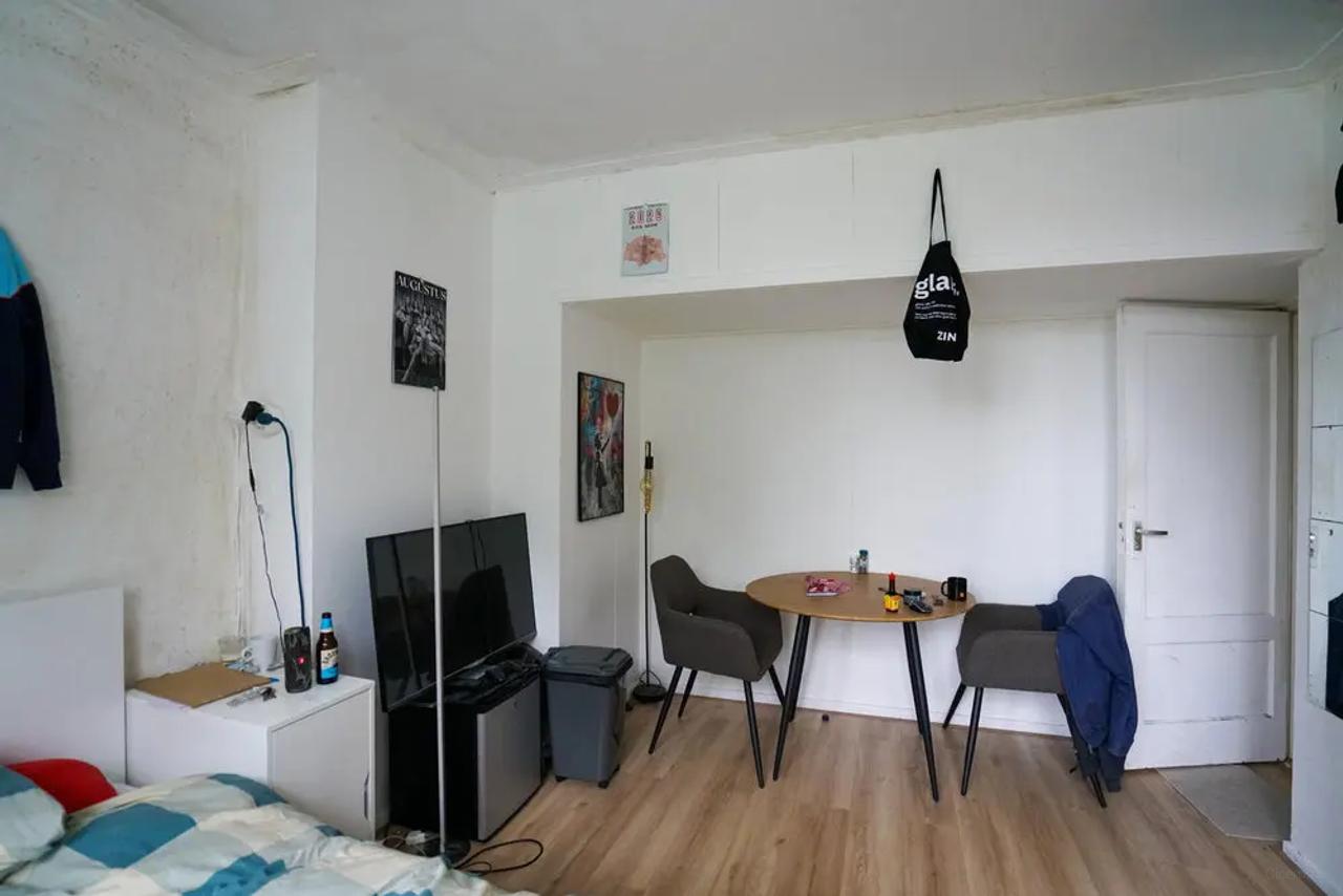 15 m² Student Room with Balcony - Image 4