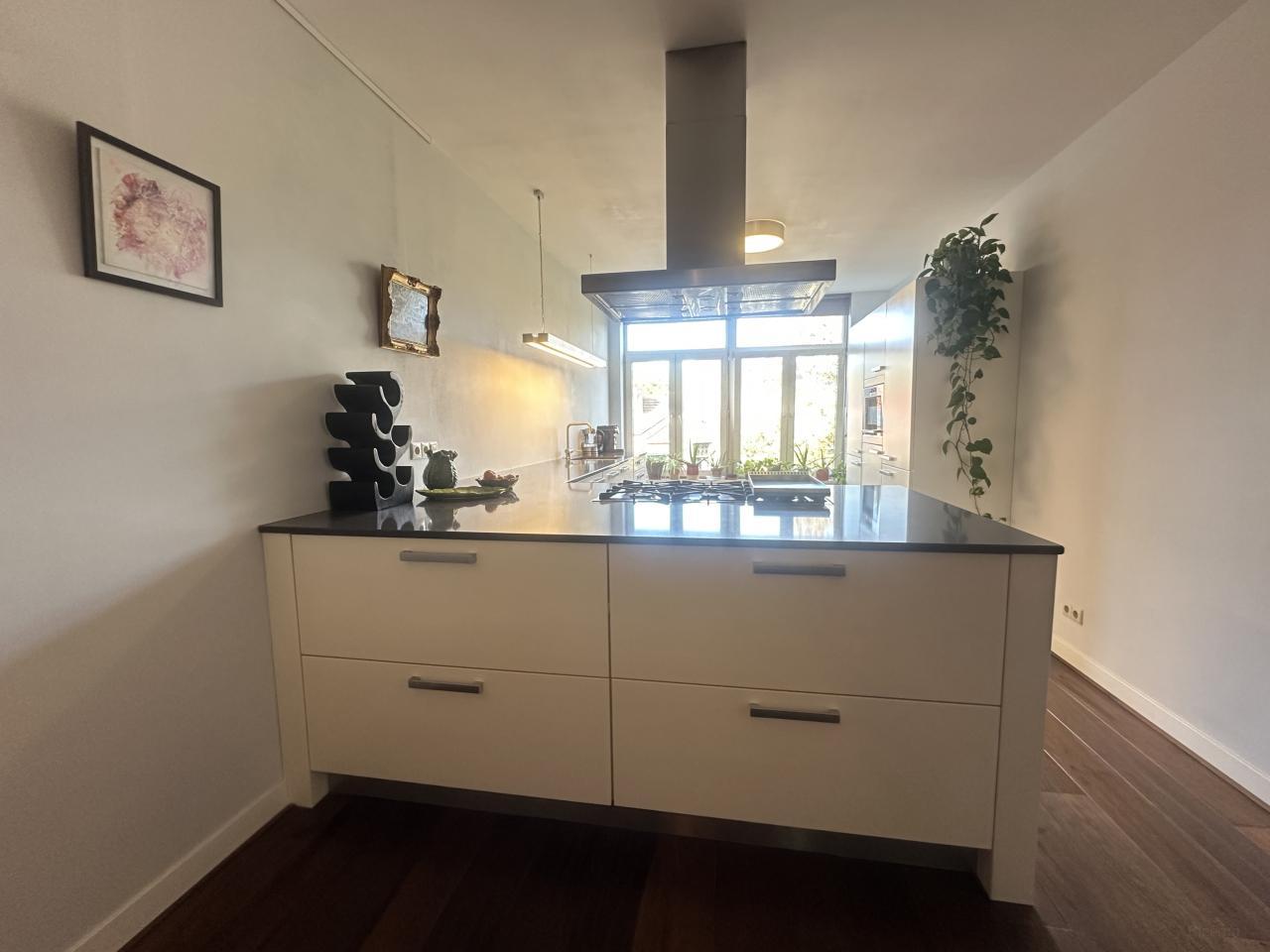 Gemeubileerd 4-kamerappartement met dakterras - Afbeelding 4