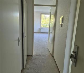 Senior Apartment with Balcony on the Canal - Image 5