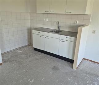 Senior Apartment with Balcony on the Canal - Image 7