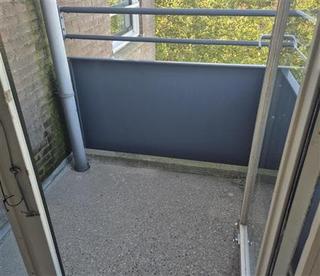 Senior Apartment with Balcony on the Canal - Image 9