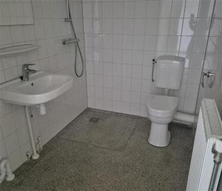 Senior Apartment with Balcony on the Canal - Image 13