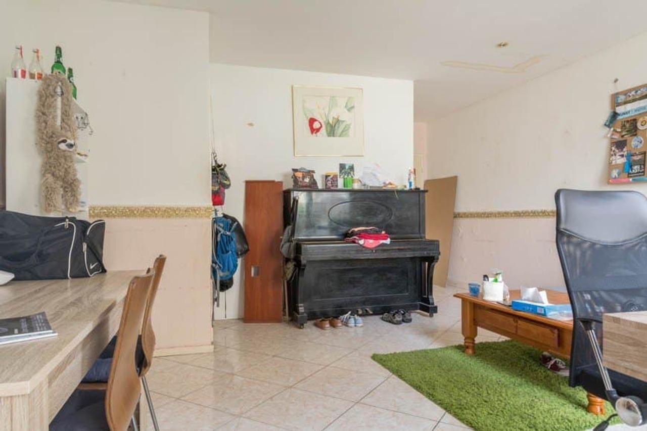 Apartment with Garden in Leiden - Image 2