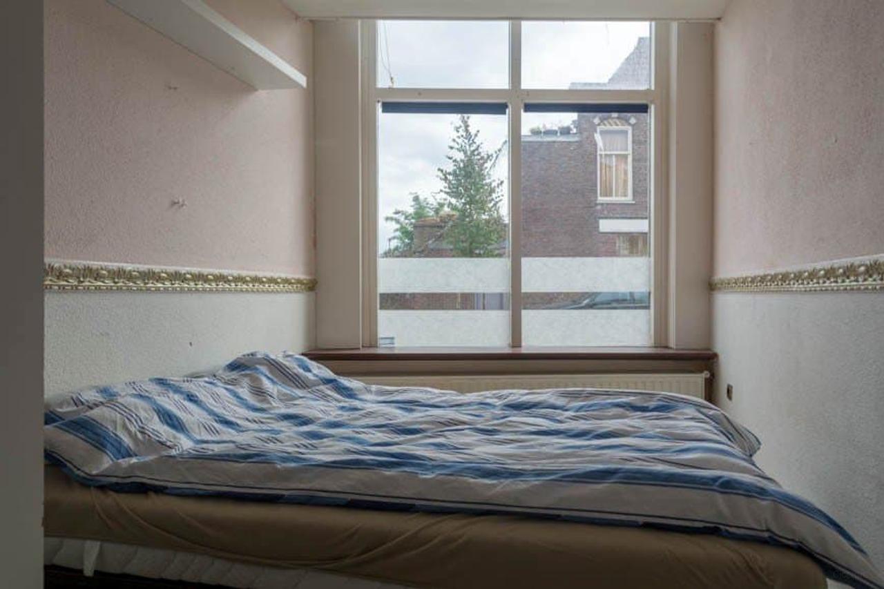Apartment with Garden in Leiden - Image 3