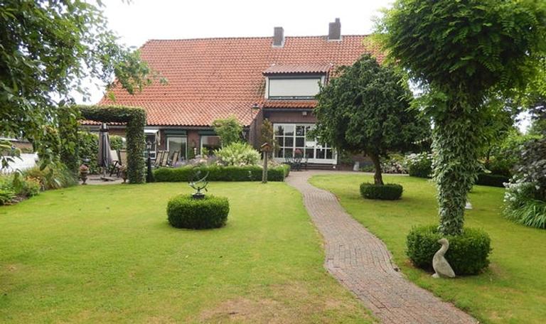 300 m² huis met 4 slaapkamers in Hank - Afbeelding 2