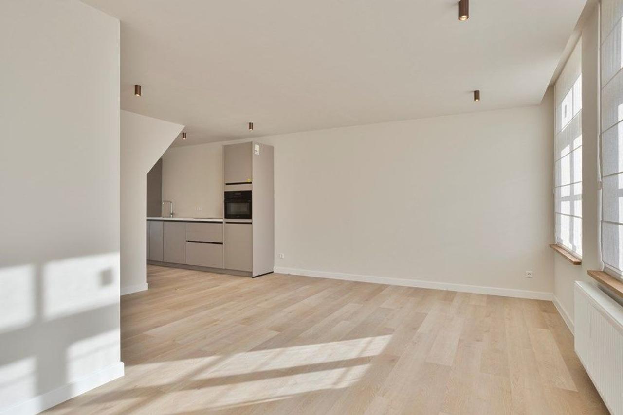 Available now: 2-bedroom apartment - Image 1
