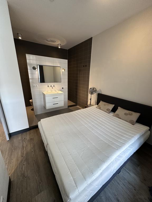 Furnished studio apartment in Arnhem - Image 5