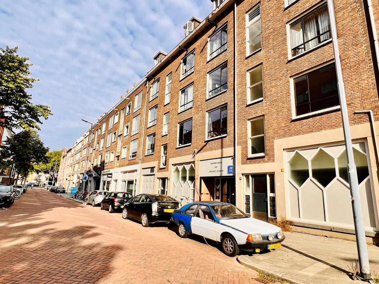 Gemeubileerd 3-kamerappartement met balkon - Afbeelding 1