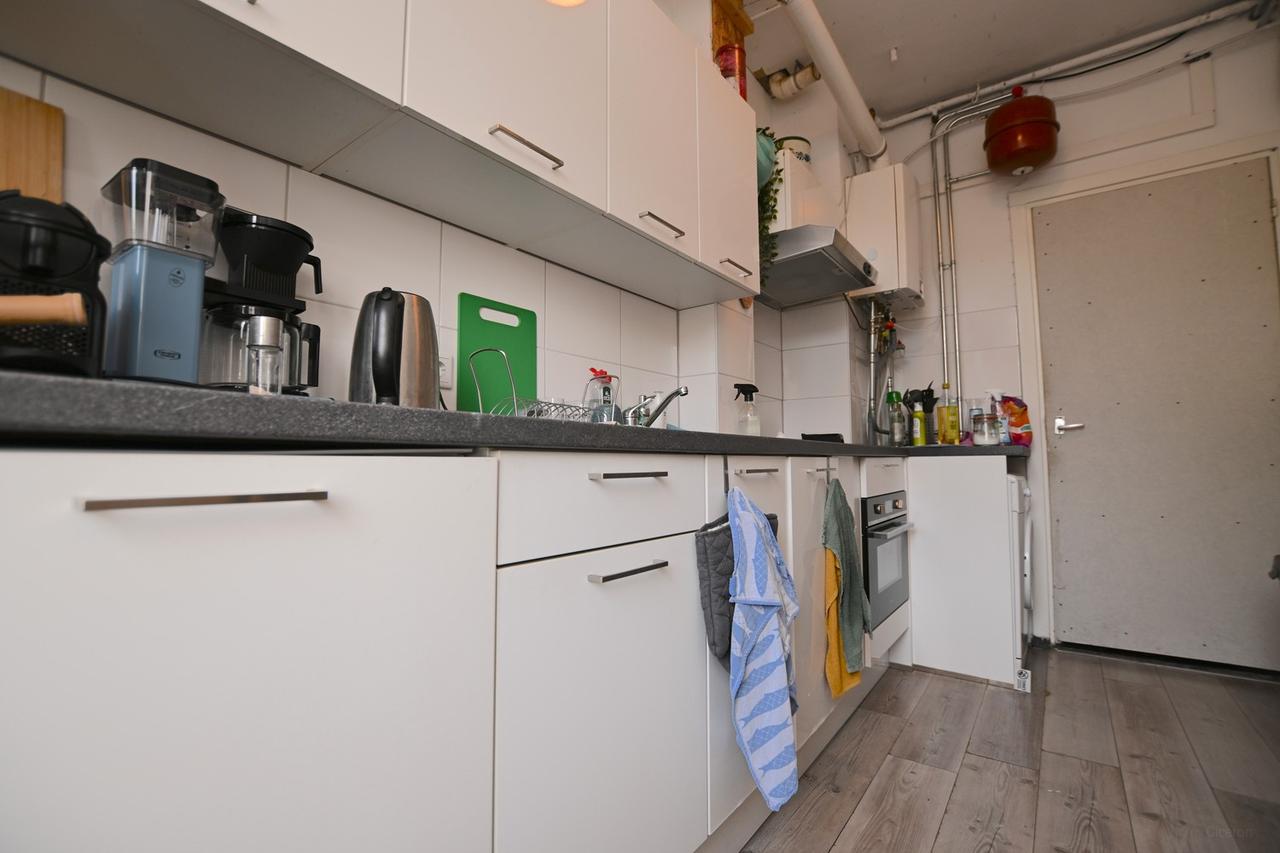 Kamer in meidenhuis nabij centrum - Afbeelding 8