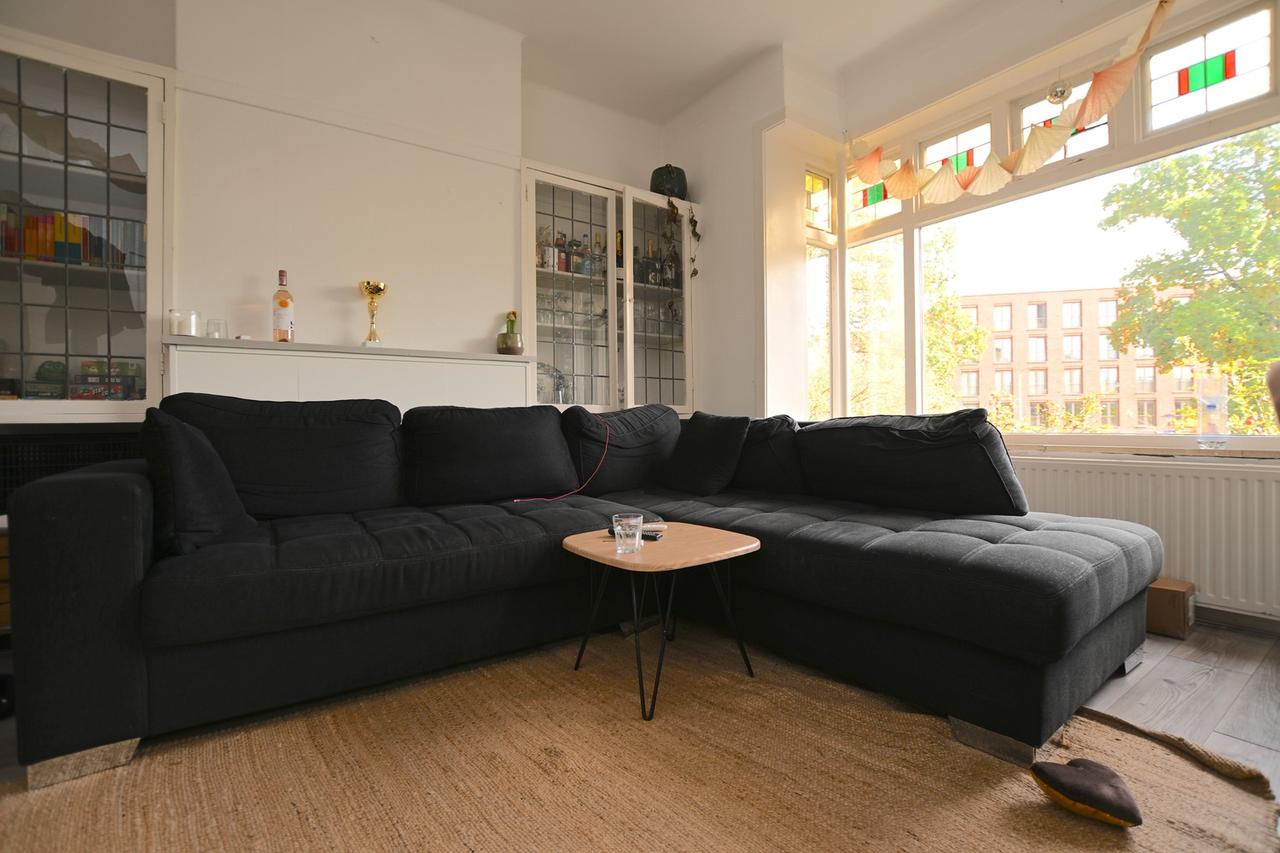 Kamer in meidenhuis nabij centrum - Afbeelding 13