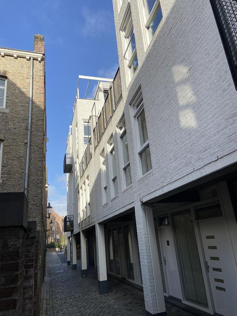 Gemeubileerd 3-kamerappartement met 3 balkons - Afbeelding 2