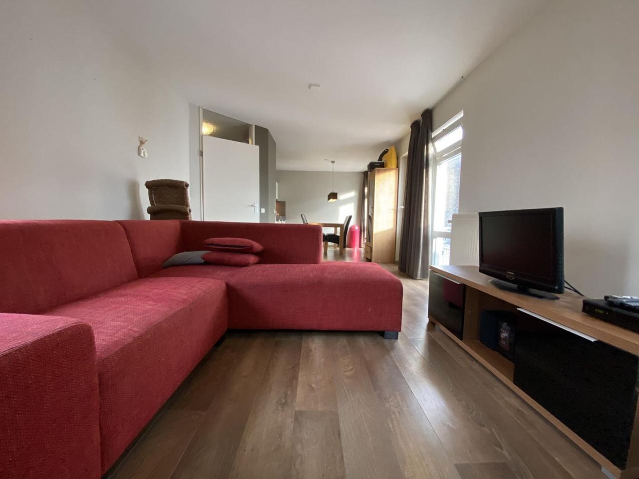 Gemeubileerd 3-kamerappartement met 3 balkons - Afbeelding 3