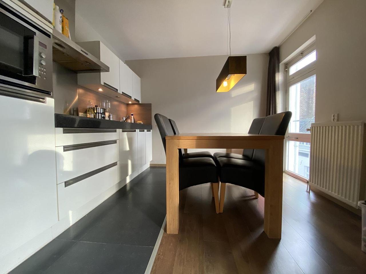 Gemeubileerd 3-kamerappartement met 3 balkons - Afbeelding 8