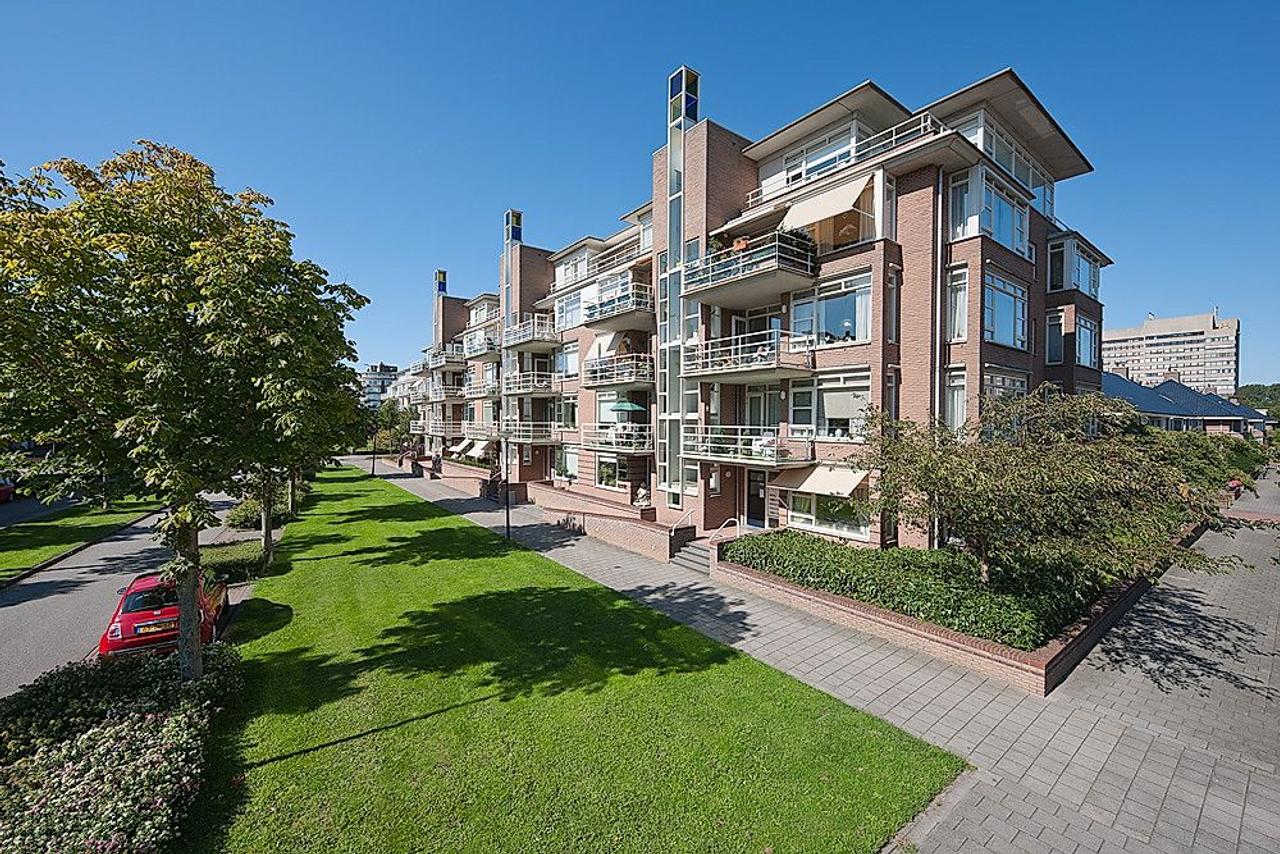 110 m² apartment with large terrace - Image 1