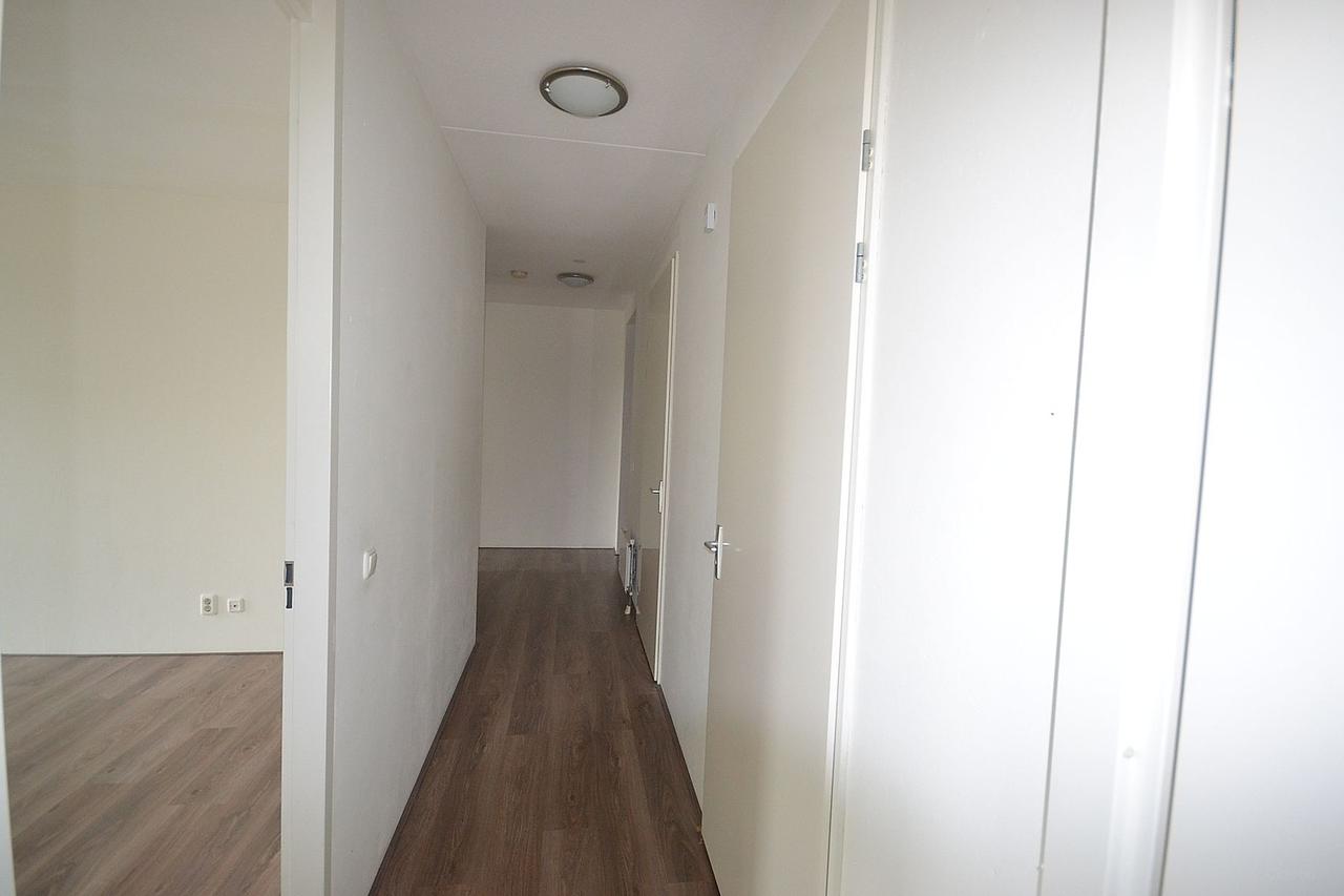 90 m² apartment with balcony in Gouda - Image 6