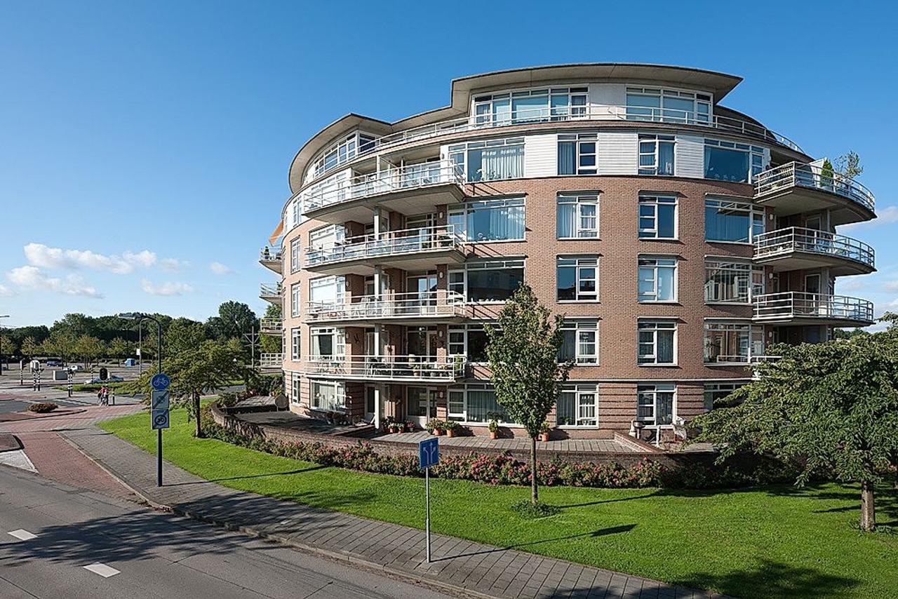 99 m² appartement met balkon en parkeren - Afbeelding 1