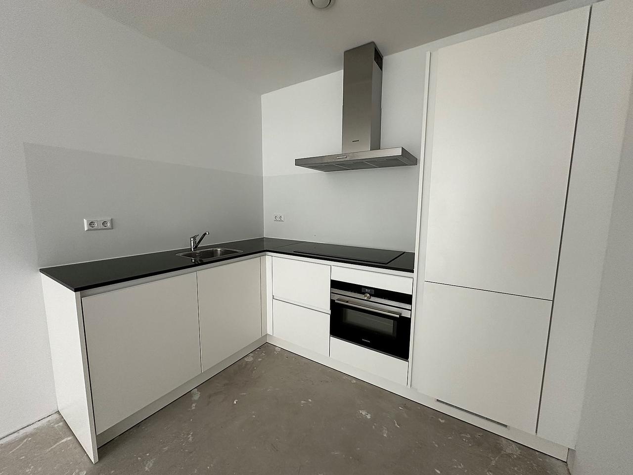 A+++ apartment with balcony overlooking the IJ - Image 3