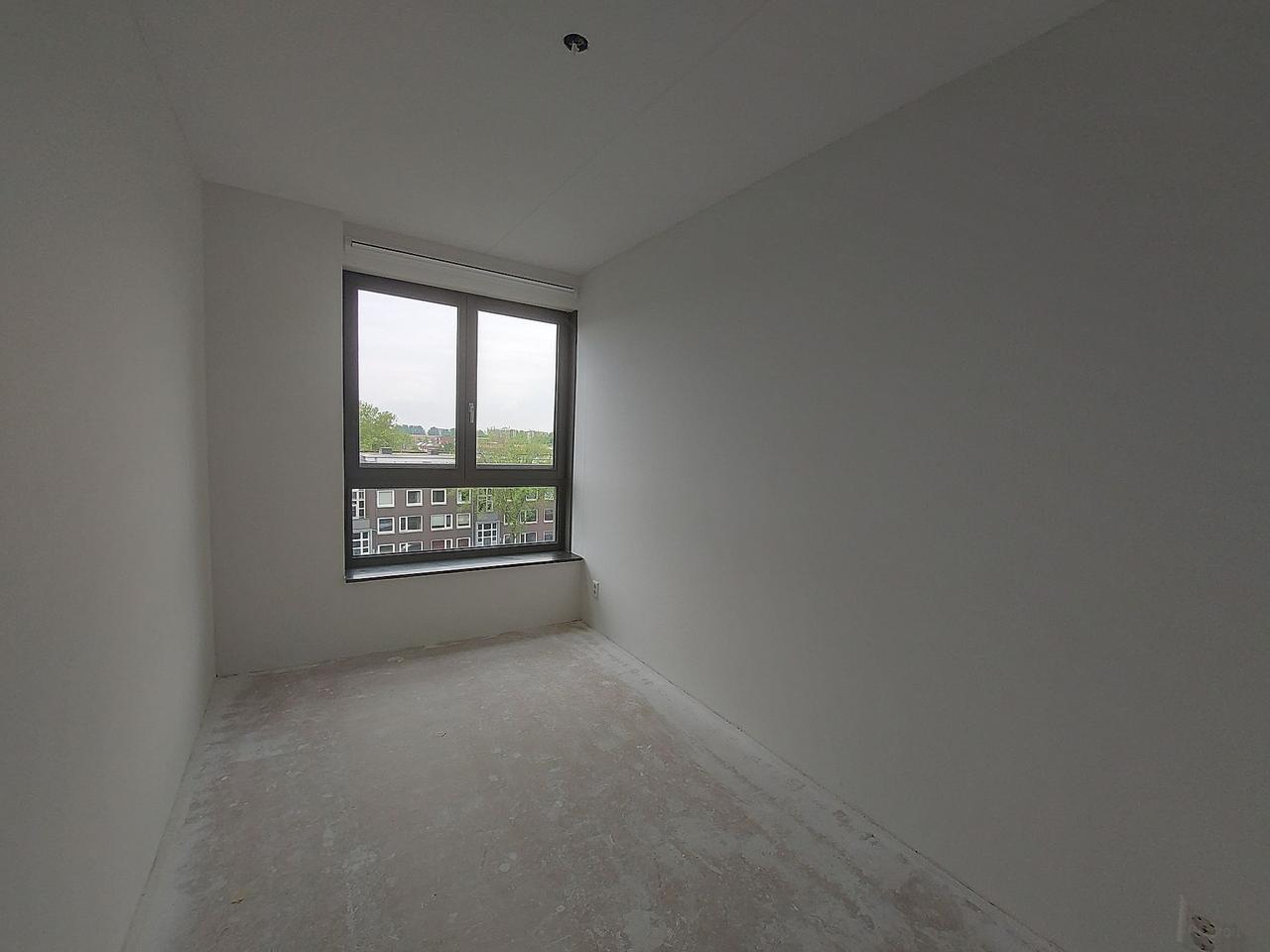 84 m² apartment with balcony in Gouda - Image 6