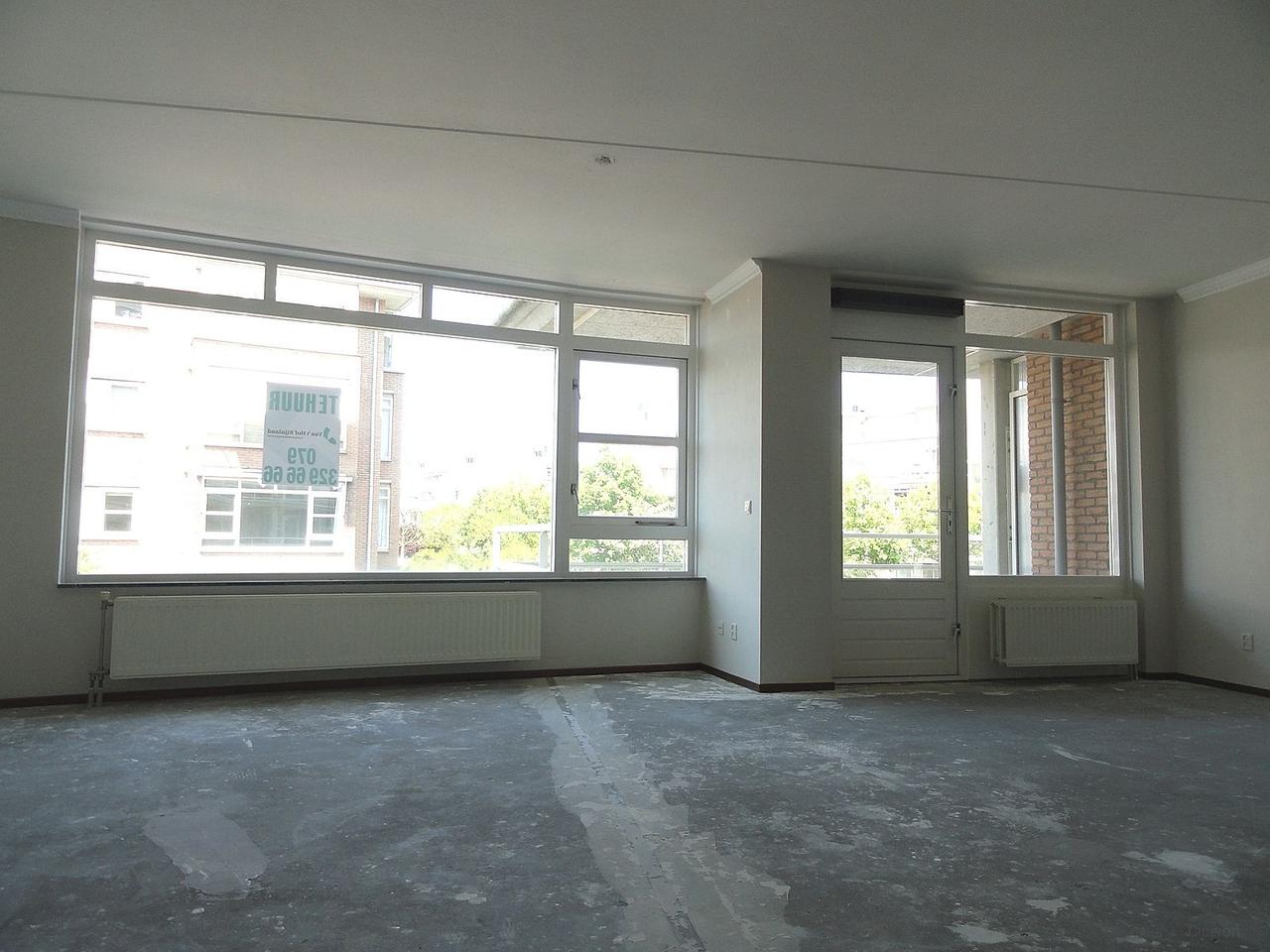 3-kamerappartement met terras en parkeerplek - Afbeelding 2
