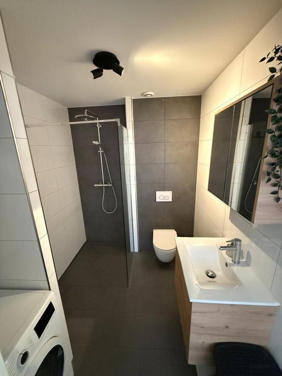 92 m² Apartment with Energy Rating A - Image 13