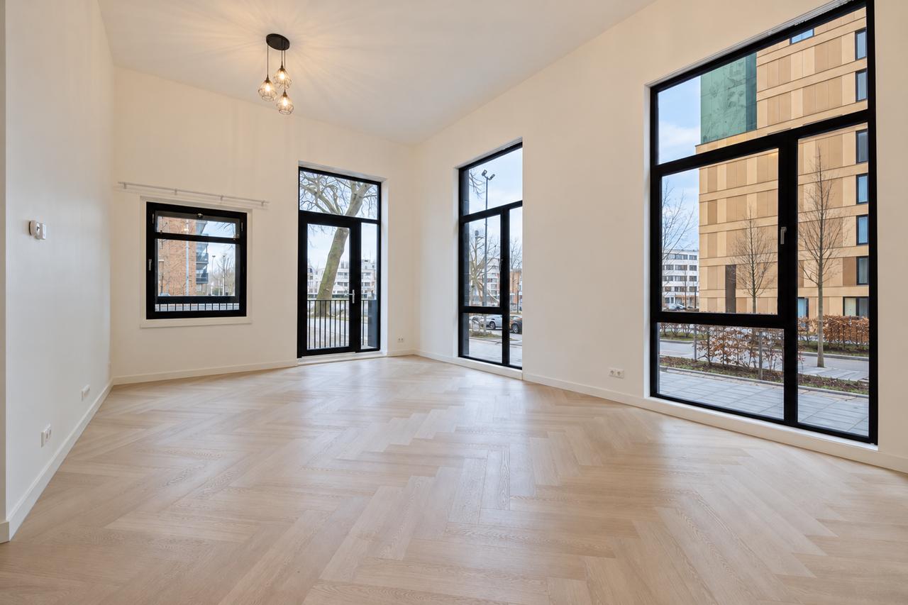 74 m² appartement met hoge plafonds - Afbeelding 1
