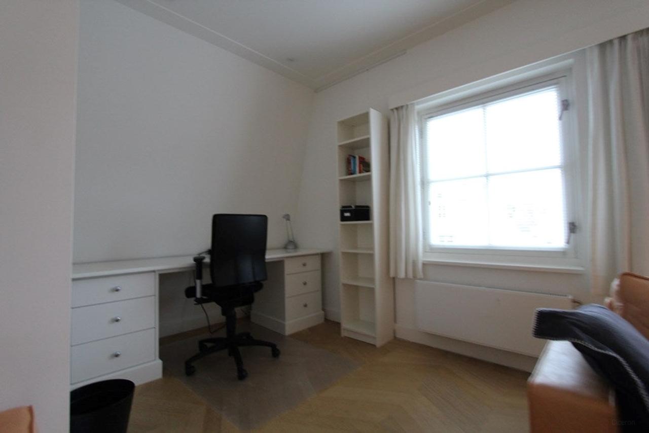 Gemeubileerd 3-kamerappartement bij de Amstel - Afbeelding 3