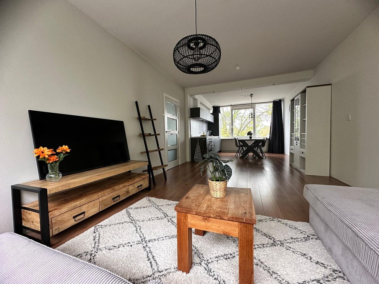 Gemeubileerd 3-kamer appartement in Alkmaar - Afbeelding 2