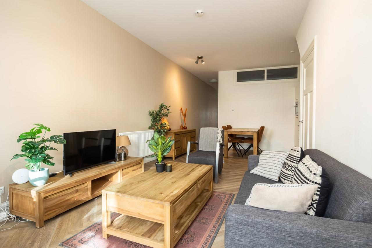 Furnished 3-Bedroom Apartment in Hoorn - Image 1