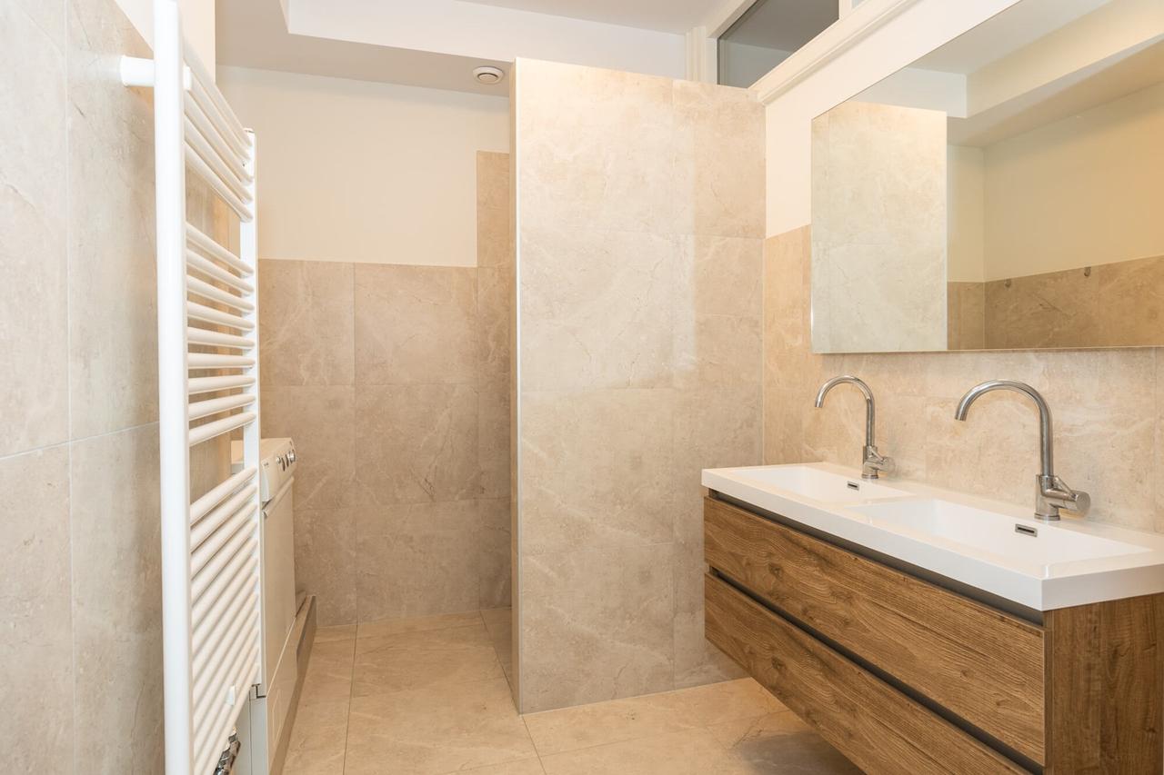 Furnished 3-Bedroom Apartment in Hoorn - Image 9