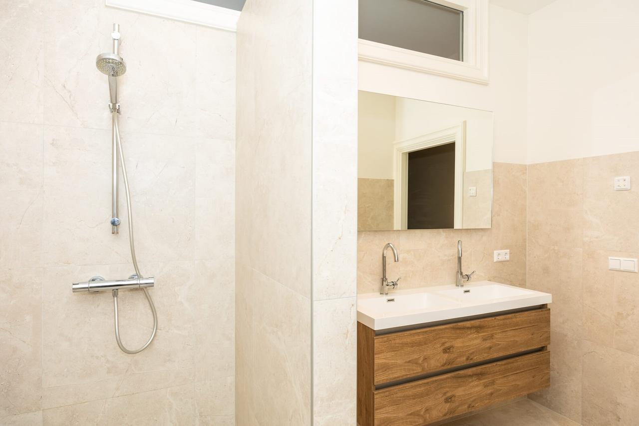 Furnished 3-Bedroom Apartment in Hoorn - Image 10